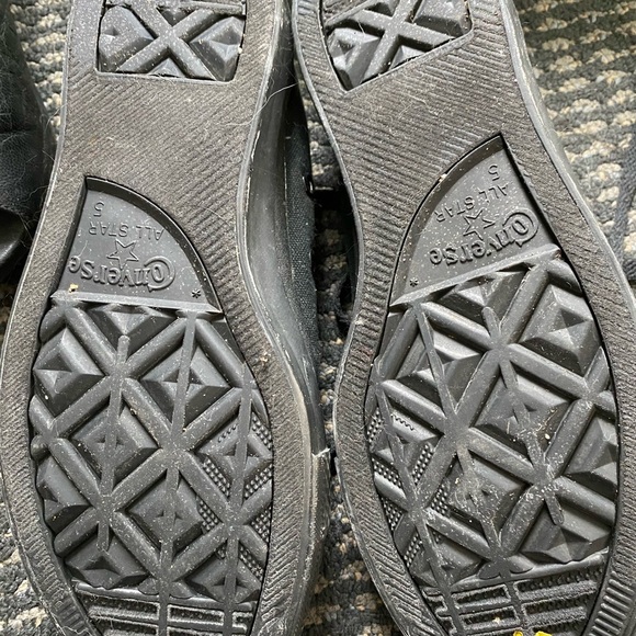 Black low top women’s converse size 7 - Picture 4 of 4